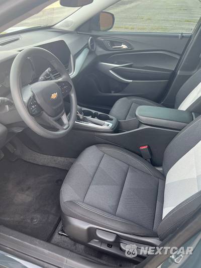 2026 Chevrolet Trax LS - zdjęcie 9 z 17 - miniatura
