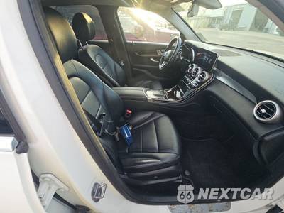2020 Mercedes-Benz GLC 300 - zdjęcie 8 z 17 - miniatura