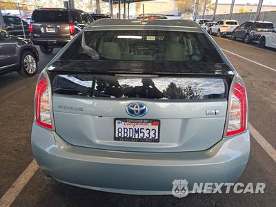 2015 Toyota Prius Three - zdjęcie 5 z 47 - miniatura