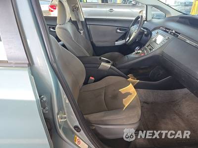 2015 Toyota Prius Three - zdjęcie 8 z 47 - miniatura