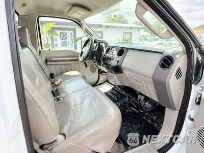 2008 Ford Super Duty F-350 Cab Chassis XL Regular Cab DRW - zdjęcie 13 z 16 - miniatura
