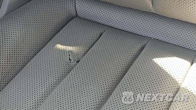 2012 Mercedes-Benz CLS 550 - zdjęcie 33 z 49 - miniatura