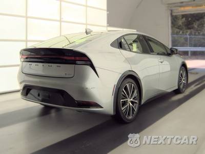 2024 Toyota Prius XLE - zdjęcie 4 z 44 - miniatura