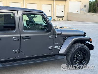 2022 Jeep Wrangler Unlimited Sahara - zdjęcie 71 z 163 - miniatura
