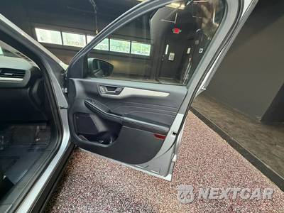 2022 Ford Escape SE - zdjęcie 40 z 43 - miniatura