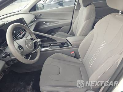 2025 Hyundai Elantra SEL Sport - zdjęcie 7 z 18 - miniatura