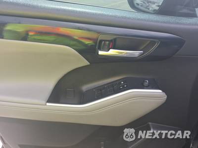 2023 Toyota Highlander XLE - zdjęcie 9 z 26 - miniatura