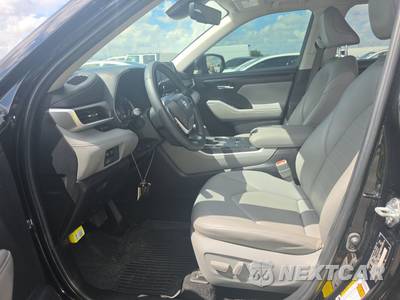 2023 Toyota Highlander XLE - zdjęcie 7 z 26 - miniatura