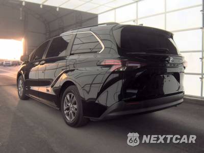 2021 Toyota Sienna XLE 8-Passenger 120.5" WB - zdjęcie 6 z 19 - miniatura