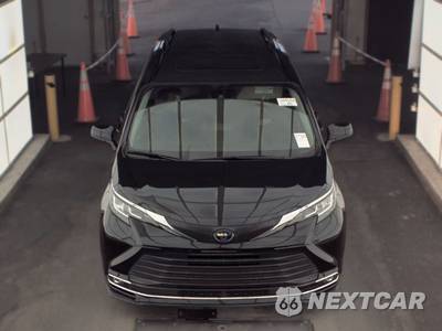 2021 Toyota Sienna XLE 8-Passenger 120.5" WB - zdjęcie 2 z 19 - miniatura
