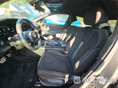 2025 Hyundai Elantra SEL Sport - zdjęcie 7 z 22 - miniatura