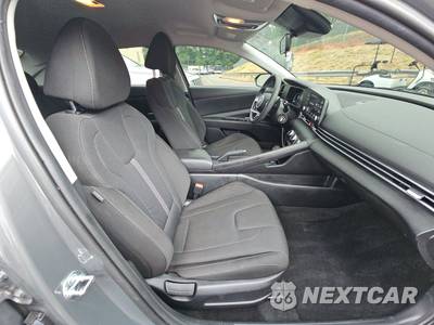 2025 Hyundai Elantra SE - zdjęcie 8 z 24 - miniatura
