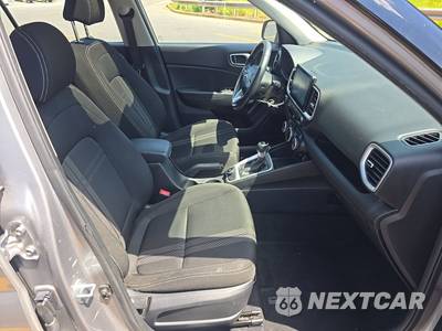 2023 Hyundai Venue SEL - zdjęcie 8 z 30 - miniatura