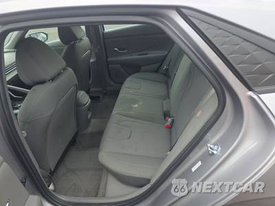 2025 Hyundai Elantra SE - zdjęcie 13 z 30 - miniatura