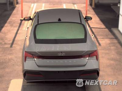 2025 Hyundai Elantra SE - zdjęcie 5 z 30 - miniatura