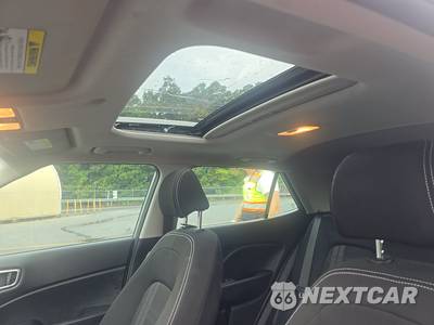 2024 Hyundai Venue SEL - zdjęcie 17 z 21 - miniatura