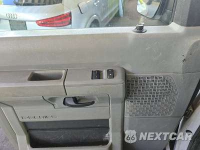2014 Ford Super Duty E-350 Commercial Cargo Van 138.0" WB - zdjęcie 9 z 60 - miniatura