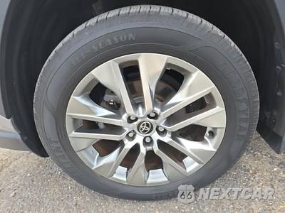 2021 Toyota RAV4 XLE Premium - zdjęcie 8 z 22 - miniatura