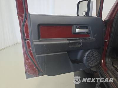 2010 Toyota FJ Cruiser w/Rear Doors - zdjęcie 9 z 46 - miniatura