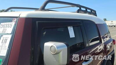 2010 Toyota FJ Cruiser w/Rear Doors - zdjęcie 21 z 46 - miniatura