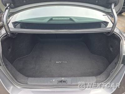 2025 Nissan Sentra SV - zdjęcie 17 z 25 - miniatura