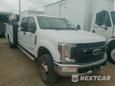 2019 Ford Super Duty F-350 Cab Chassis XL Crew Cab DRW - zdjęcie 2 z 13 - miniatura