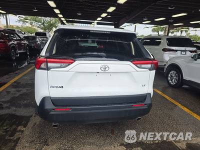 2020 Toyota RAV4 LE - zdjęcie 5 z 34 - miniatura