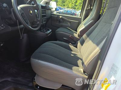 2025 Chevrolet Express 2500 Cargo Van 1WT 135.0" WB - zdjęcie 7 z 32 - miniatura