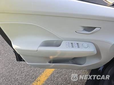 2024 Hyundai Kona SEL - zdjęcie 9 z 39 - miniatura