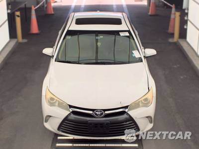 2016 Toyota Camry XLE - zdjęcie 2 z 31 - miniatura