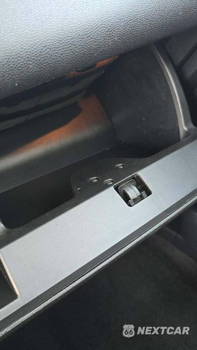 2015 Ford Fiesta SE Hatchback - zdjęcie 32 z 33 - miniatura
