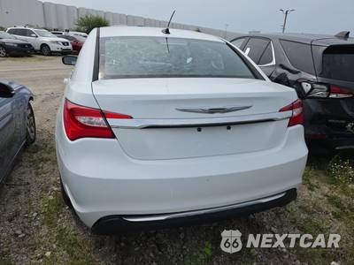 2013 Chrysler 200 Touring Sedan - zdjęcie 5 z 17 - miniatura