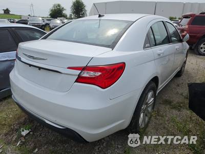 2013 Chrysler 200 Touring Sedan - zdjęcie 4 z 17 - miniatura