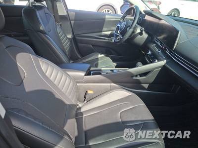 2022 Hyundai Elantra Limited - zdjęcie 8 z 20 - miniatura