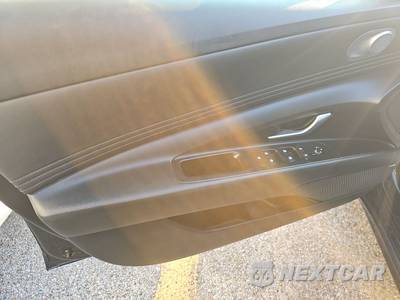2024 Hyundai Elantra Limited - zdjęcie 9 z 25 - miniatura