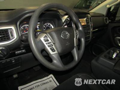 2016 Nissan TITAN XD SV Crew Cab Medium Bed - zdjęcie 9 z 22 - miniatura