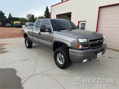 2006 Chevrolet Silverado 2500HD LT Extended Cab Medium Bed 1LT w/Rear Doors