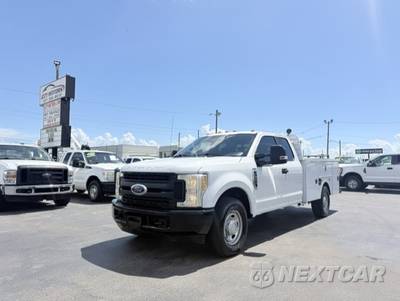 2017 Ford Super Duty F-350 Cab Chassis XL Extended Cab w/Rear Doors