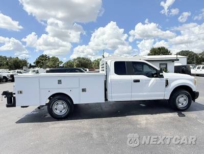 2017 Ford Super Duty F-350 Cab Chassis XL Extended Cab w/Rear Doors - zdjęcie 4 z 20 - miniatura