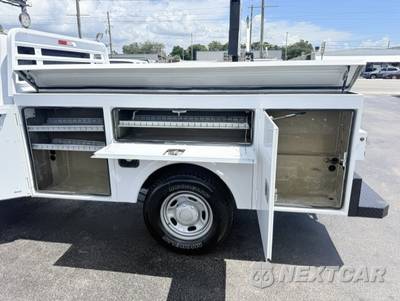 2017 Ford Super Duty F-350 Cab Chassis XL Extended Cab w/Rear Doors - zdjęcie 11 z 20 - miniatura