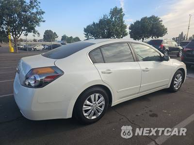 2011 Nissan Altima 2.5 Sedan - zdjęcie 4 z 34 - miniatura