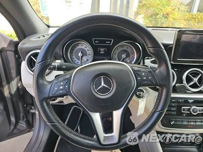 2014 Mercedes-Benz CLA 250 - zdjęcie 10 z 32 - miniatura