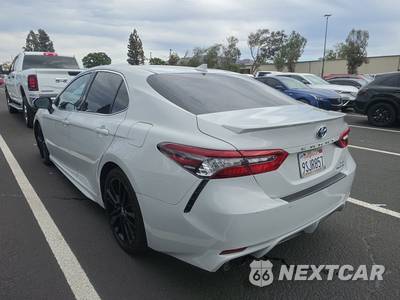 2022 Toyota Camry Hybrid XSE - zdjęcie 6 z 43 - miniatura