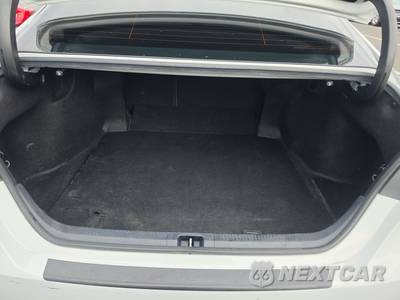2022 Toyota Camry Hybrid XSE - zdjęcie 16 z 43 - miniatura
