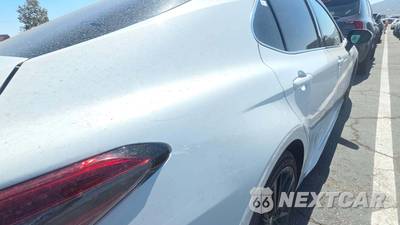 2022 Toyota Camry Hybrid XSE - zdjęcie 28 z 43 - miniatura