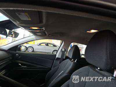 2023 Hyundai Elantra SEL - zdjęcie 18 z 35 - miniatura
