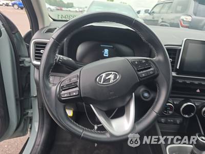 2025 Hyundai Venue SEL - zdjęcie 10 z 34 - miniatura