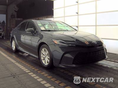 2025 Toyota Camry LE - zdjęcie 3 z 34 - miniatura