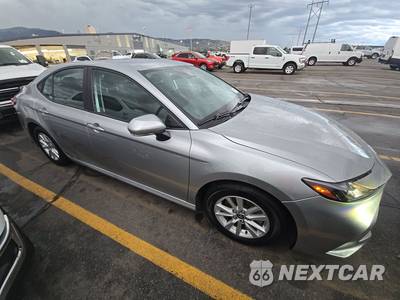 2025 Toyota Camry LE - zdjęcie 3 z 34 - miniatura