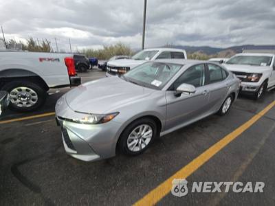 2025 Toyota Camry LE - zdjęcie 1 z 34 - miniatura